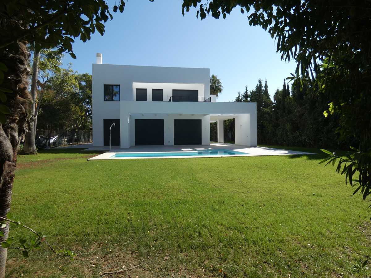 House in San Pedro de Alcantara, Andalusia 10014729