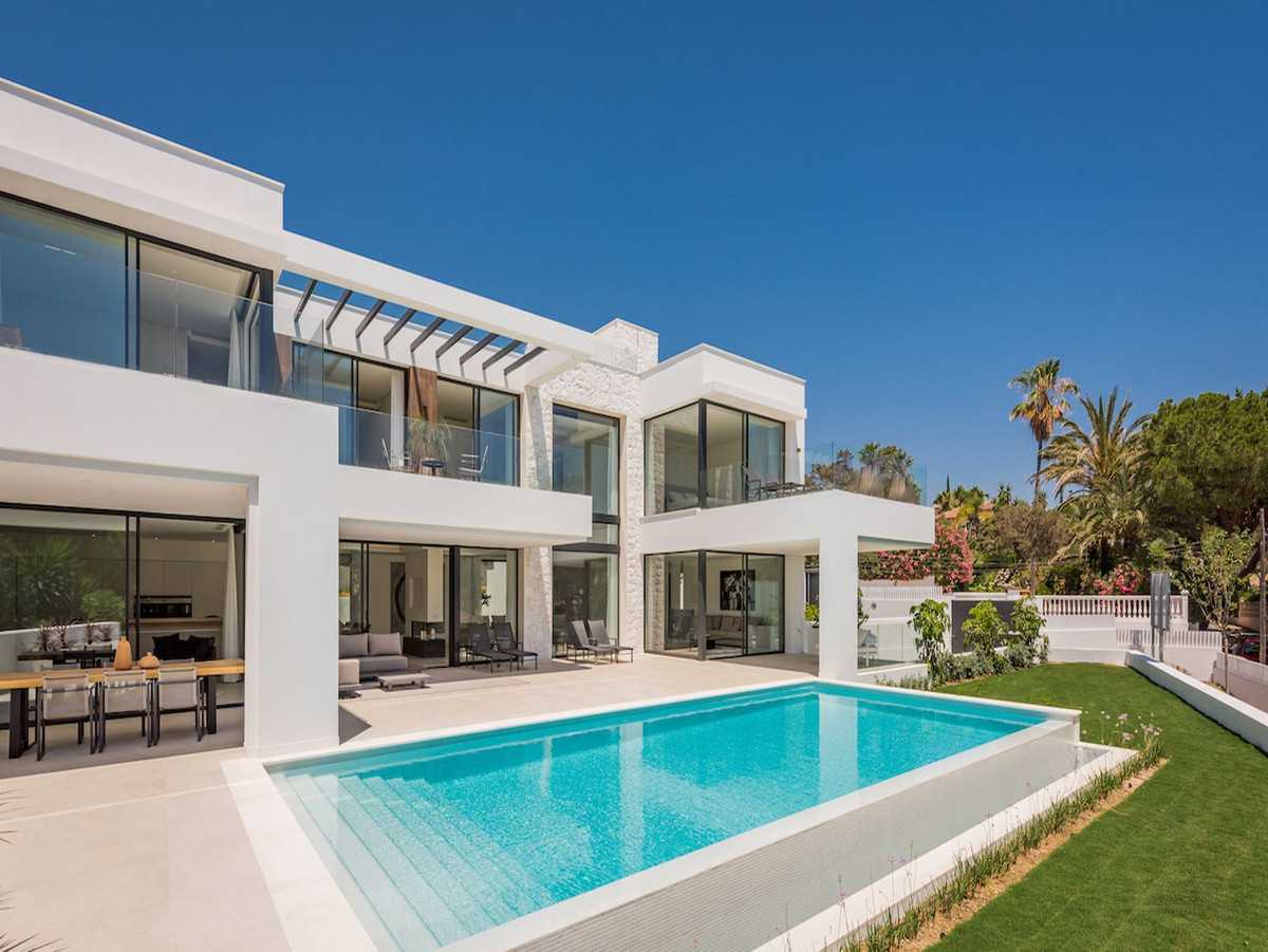 House in Marbella, Andalusia 10014764