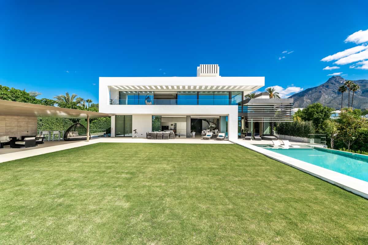 House in Marbella, Andalusia 10014777