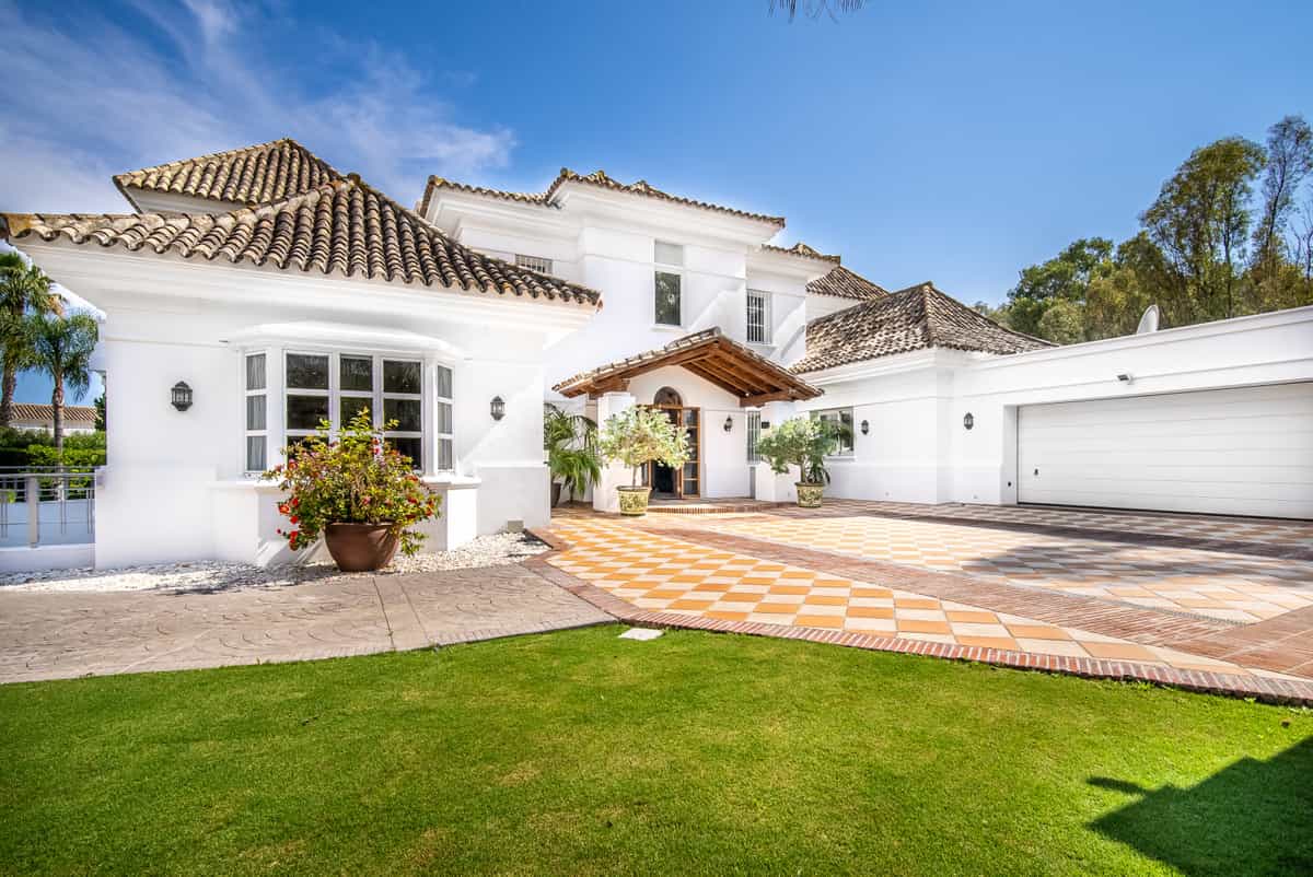 Huis in Nueva Andalucía, Málaga 10014779