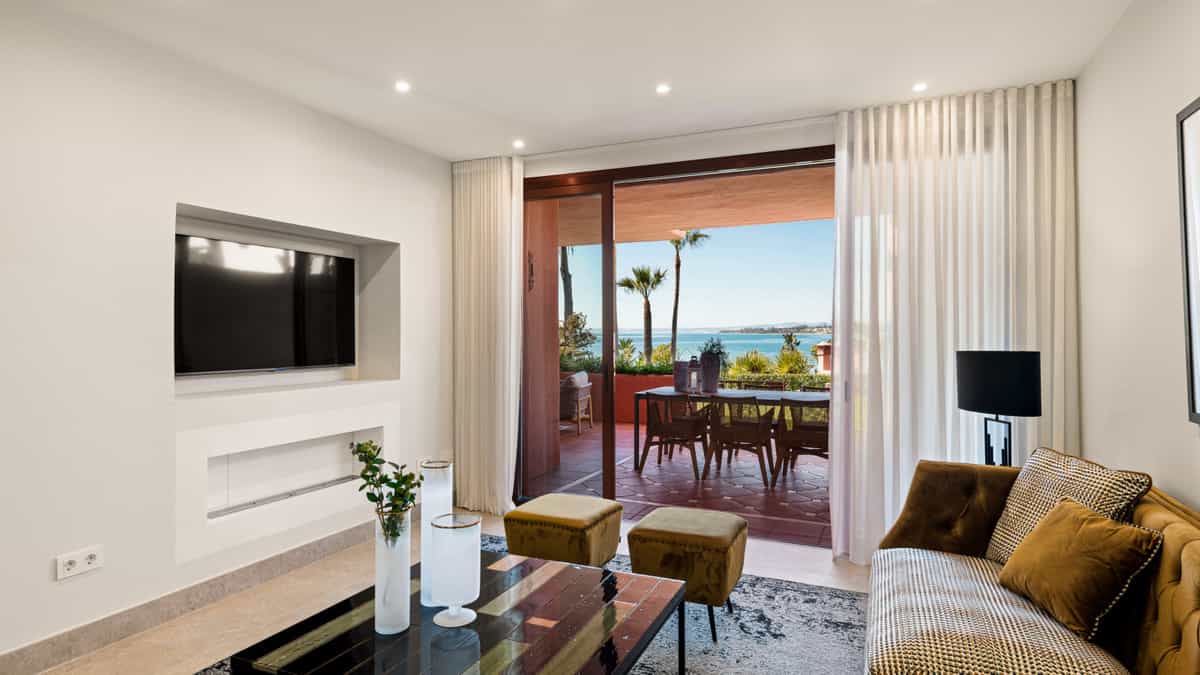 Condominium in New Golden Mile, Málaga 10014785