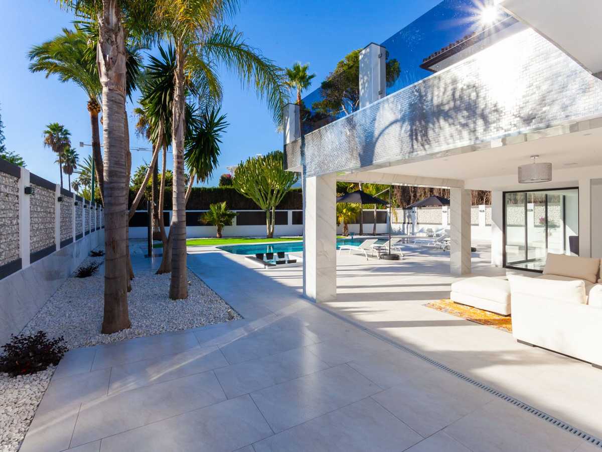 House in Marbella, Andalusia 10014806