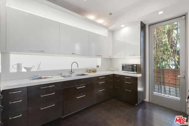 Condominium in West Hollywood, 600 North Sweetzer Avenue 10014880