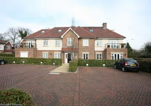 Condominium in Little Marlow, Buckinghamshire 10014935