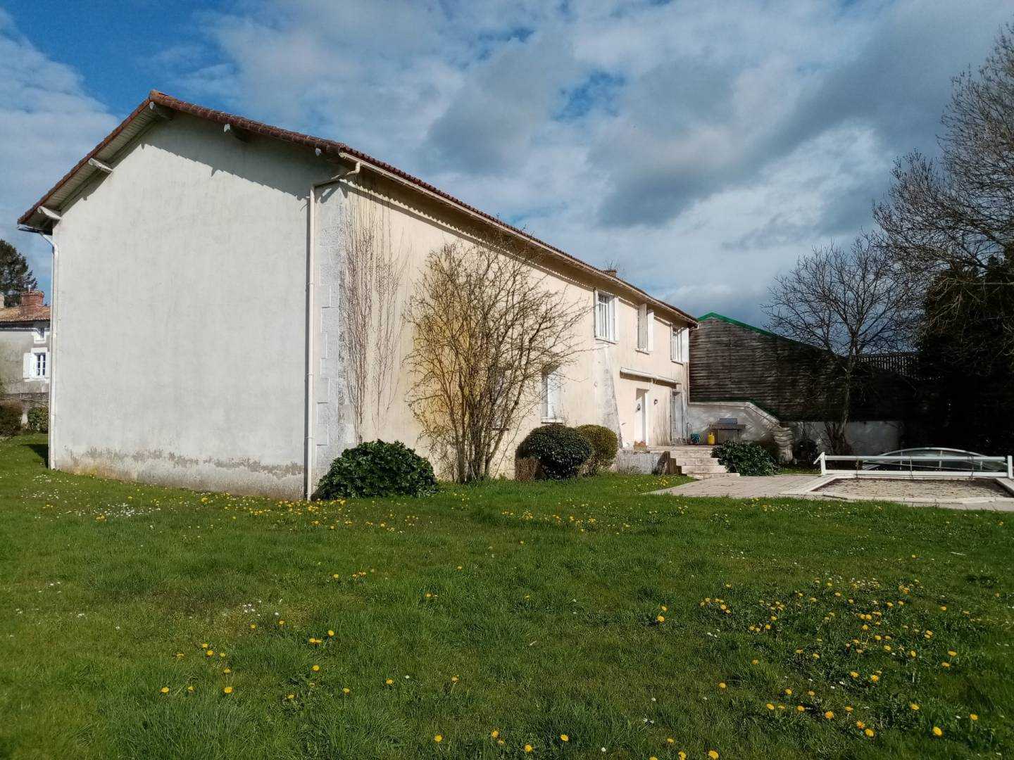House in Grandjean, Nouvelle-Aquitaine 10015322