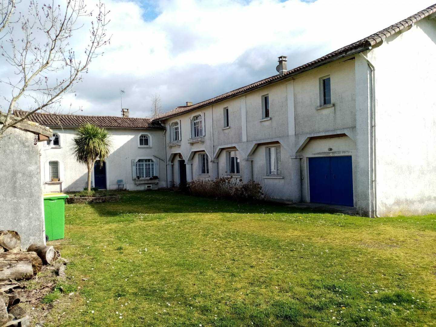 بيت في Grandjean, Nouvelle-Aquitaine 10015322