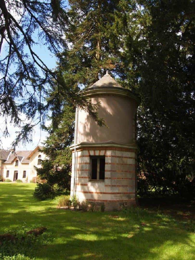 House in Parthenay,  10015359