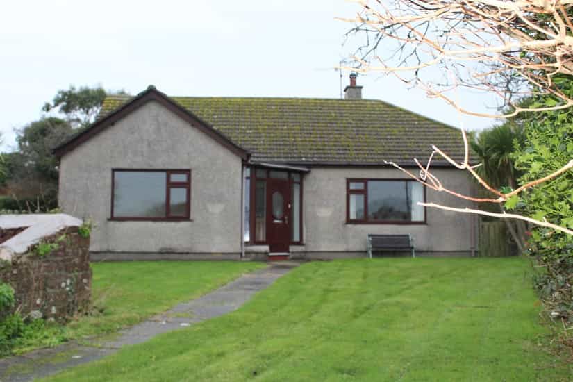 House in Peel, Isle of Man 10015377
