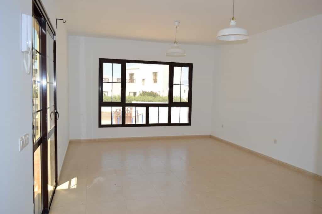 House in Yaiza,  10015703