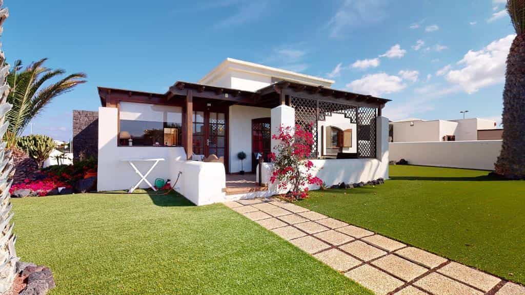 House in Uga, Canary Islands 10015714