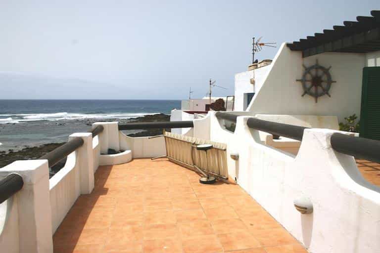 House in Arrecife, Canary Islands 10015719