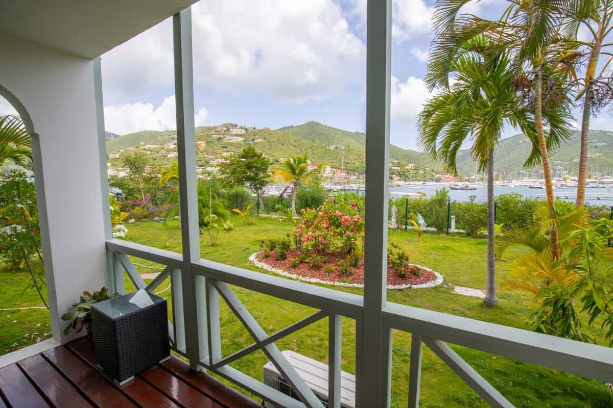 House in Coral Bay, Virgin Islands 10015845