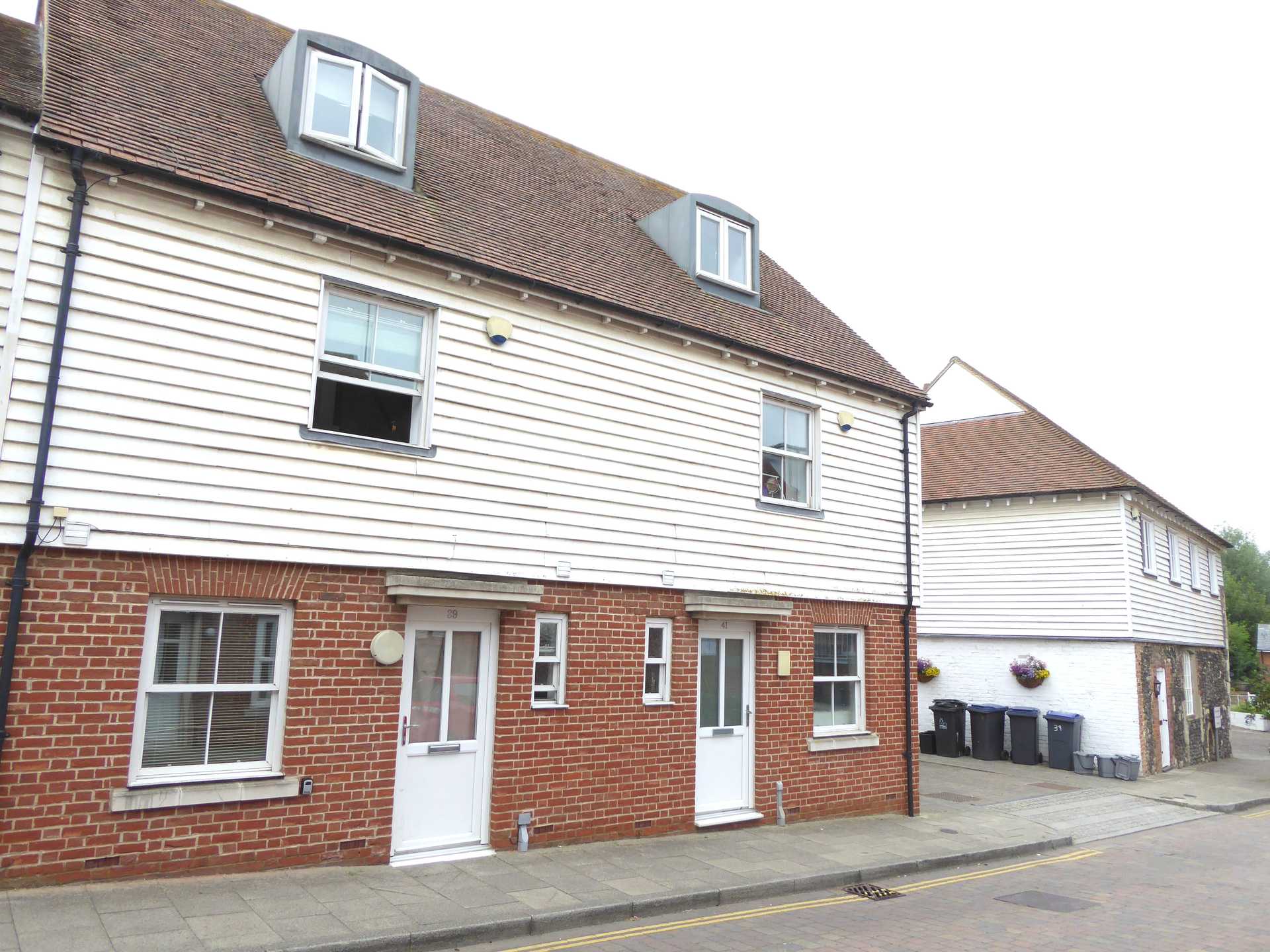House in Canterbury, Kent 10015885