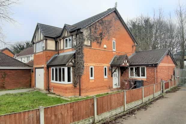 House in Woolton, Liverpool 10015988