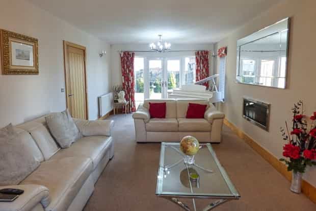 House in Buttershaw, Bradford 10016176