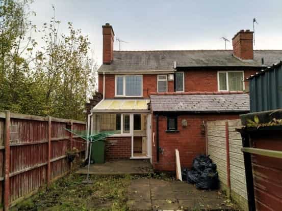 Huis in Brierley Hill, Staffordshire 10016260
