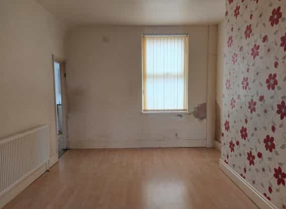 Huis in Bootle, Sefton 10016411