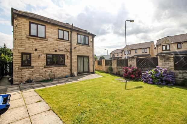 House in Bradford, West Yorkshire 10016452