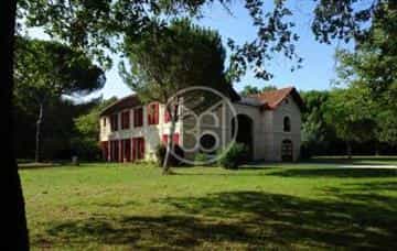 House in Bordeaux, 33480, France, Aquitaine 10016587