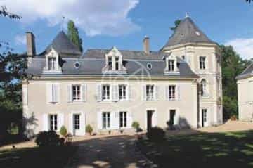 Rumah di Tur, Pusat-Val de Loire 10016607