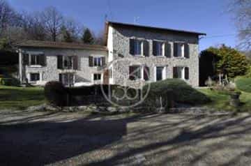 House in Saint-Leonard-de-Noblat, Nouvelle-Aquitaine 10016631