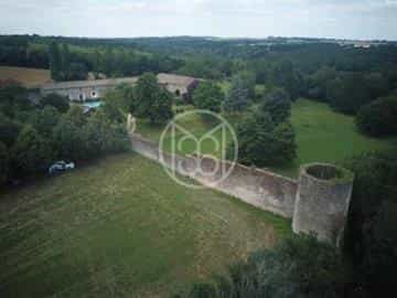 Talo sisään Romagne, 86700, France, Poitou-Charentes 10016650