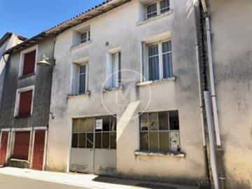 House in Benest, Nouvelle-Aquitaine 10016699