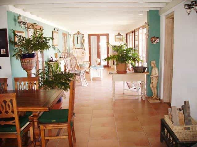 House in Tias, Canary Islands 10016870