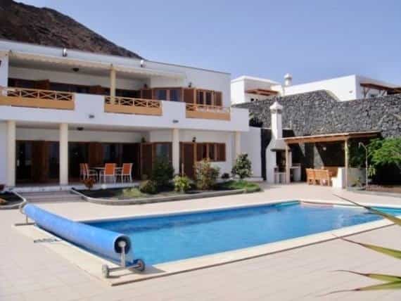 Résidentiel dans Playa Blanca, Canary Islands 10016945