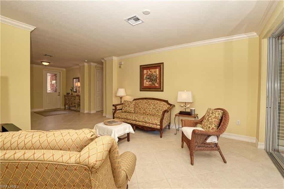 Condominium in Fort Myers, Florida 10017395