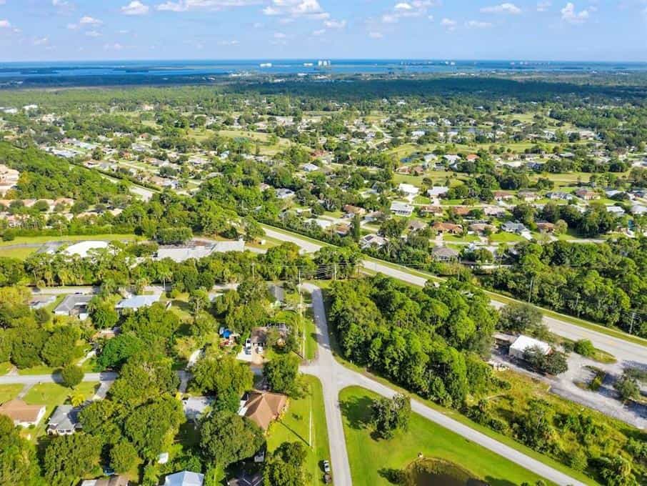 Land in Fort Pierce, Florida 10017406