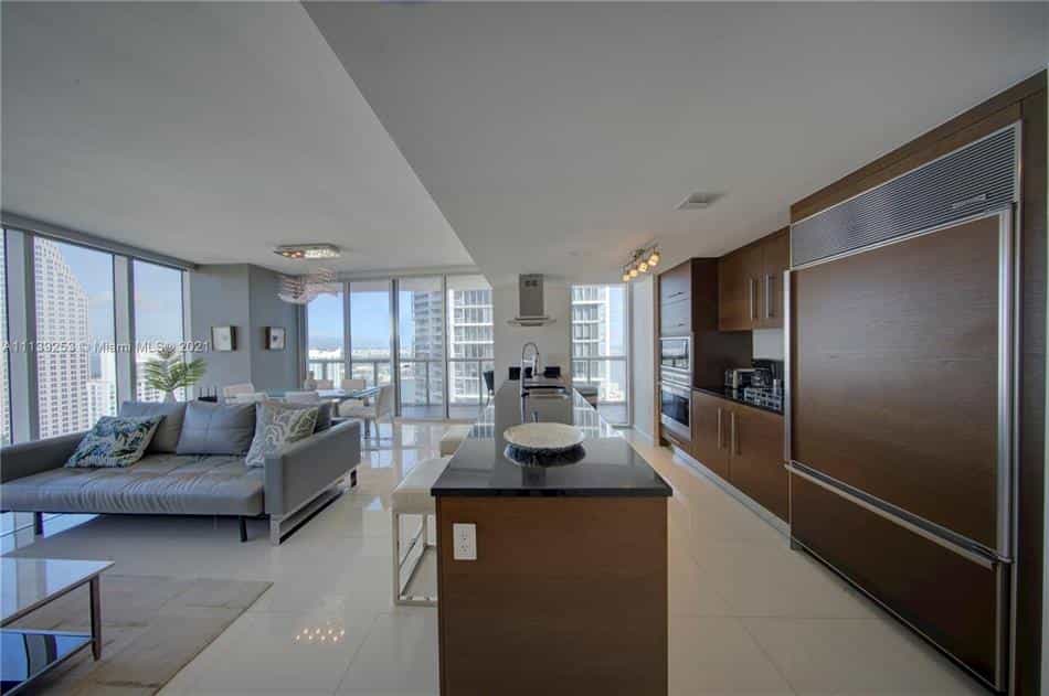 Condominium in Miami, Florida 10017506