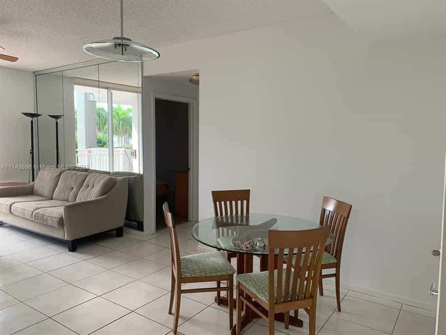Condominium in Brickell Hammock, Florida 10017563