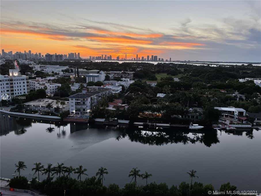 Condomínio no Miami Beach, Florida 10017569