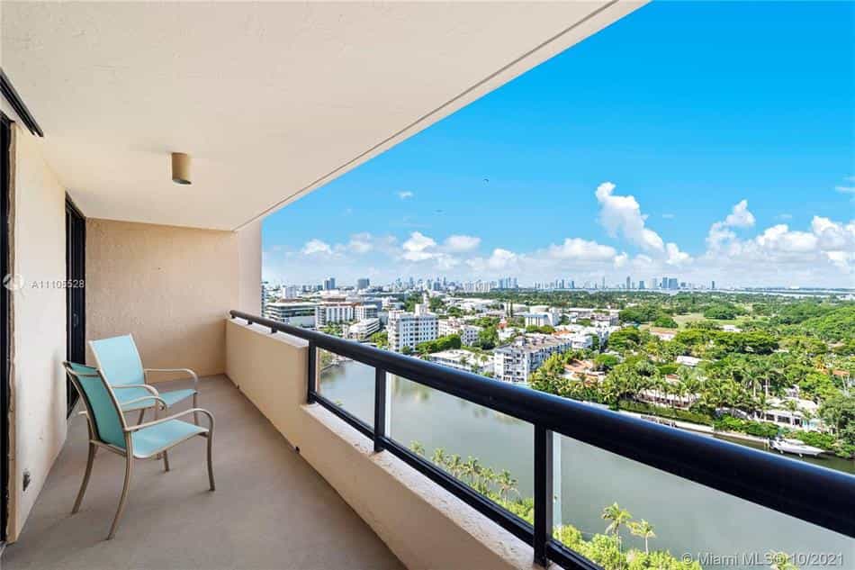 Condominium in Miami-strand, Florida 10017572