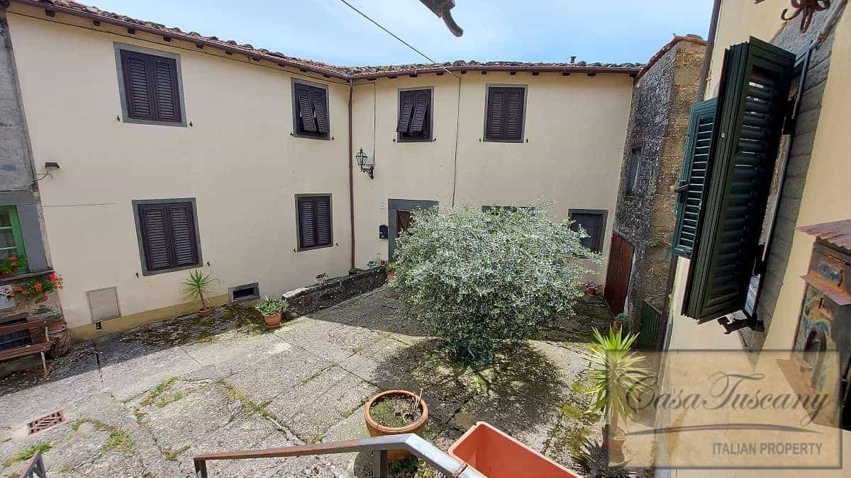 Huis in Coreglia Antelminelli, Tuscany 10017613