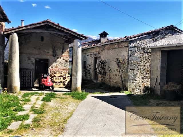 жилой дом в Molazzana, Tuscany 10017616