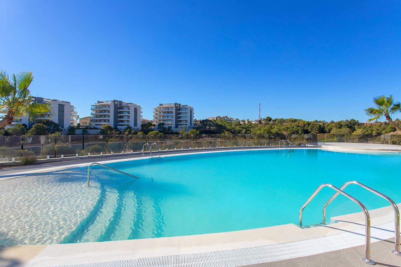 Condominium in Villamartin, Alicante 10017665