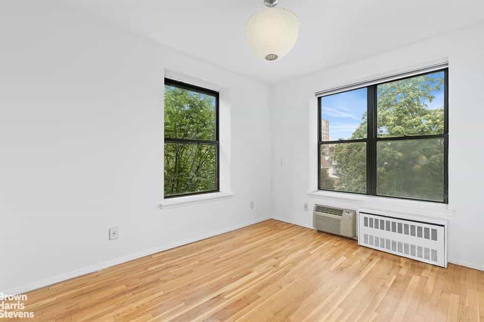 Condominium in Brooklyn, New York 10018587