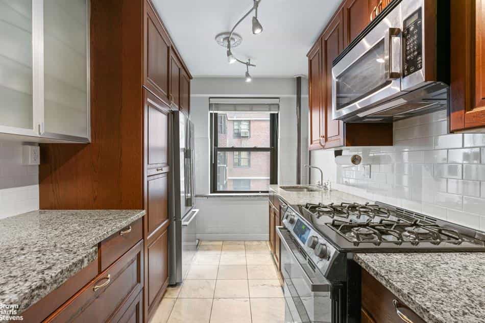 Condominium in Hoboken, New Jersey 10018622