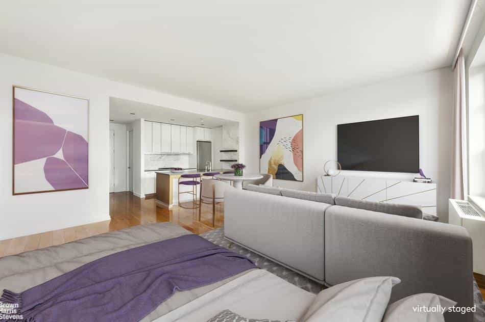 Condominium in New York, New York 10019532