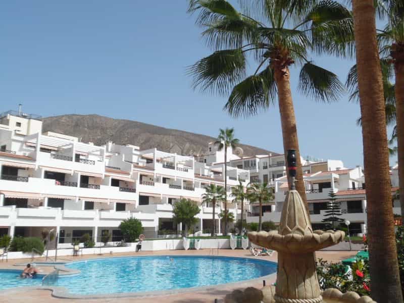 Condominium in Los Cristianos, Canary Islands 10019736