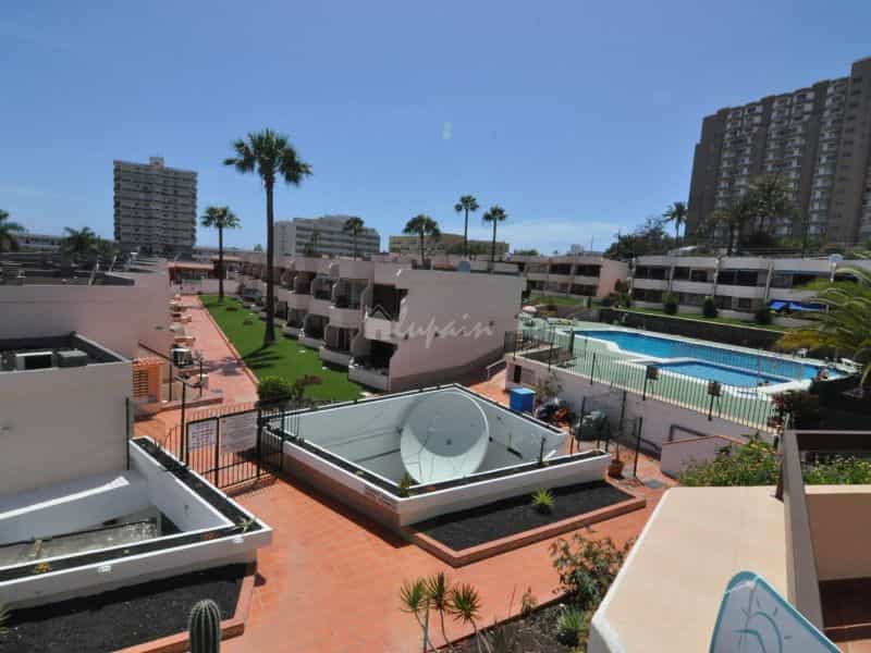 Condominium in Los Cristianos, Canary Islands 10019757