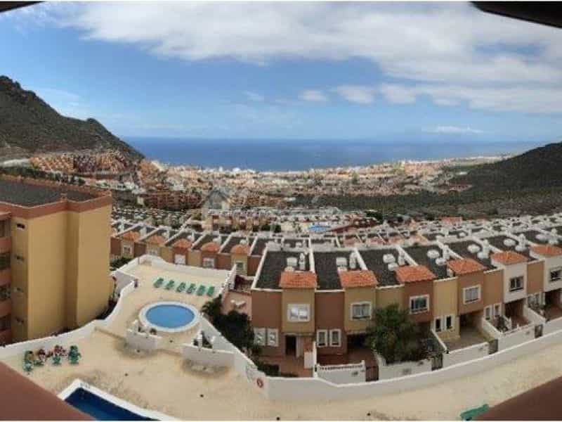 Condominium in Adeje, Canary Islands 10019770