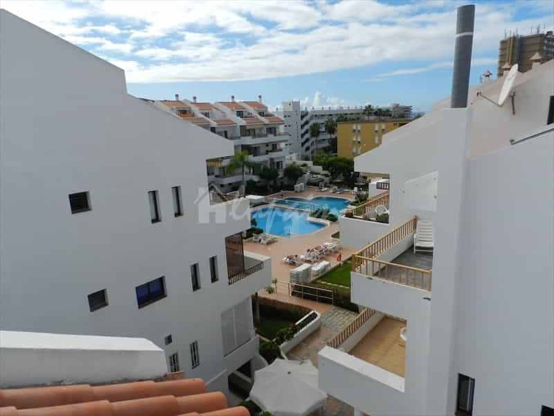 Condominium in Los Cristianos, Canarische eilanden 10019807