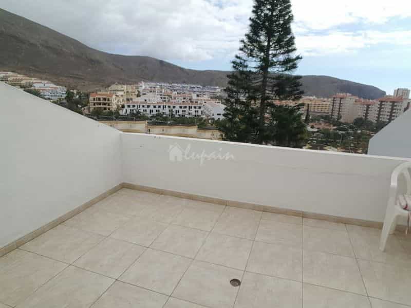 Condominium in Los Cristianos, Canary Islands 10019809
