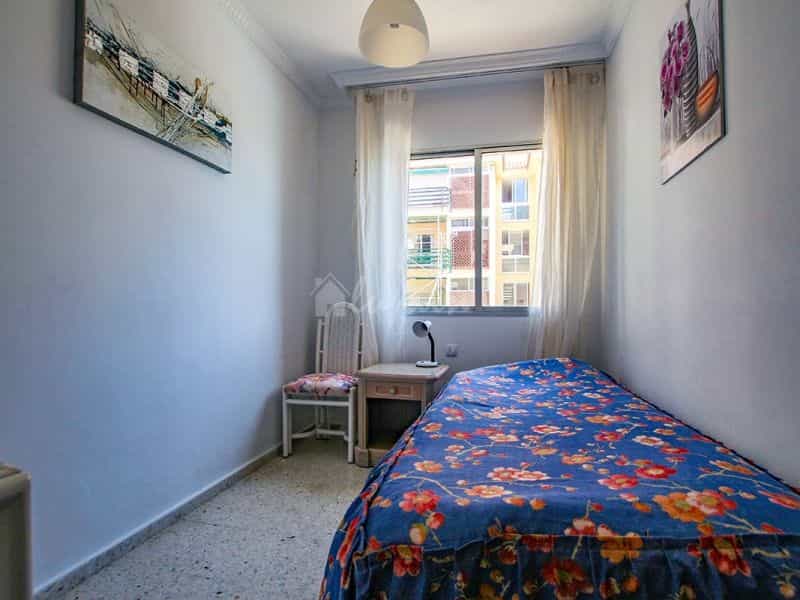 Condominium in Los Cristianos, Canary Islands 10019819