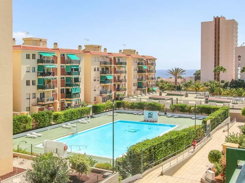 Condominium in Los Cristianos, Canary Islands 10019819