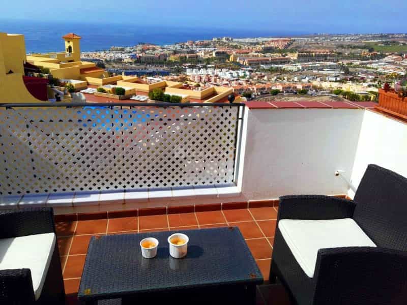Condominium in Adeje, Canary Islands 10019834
