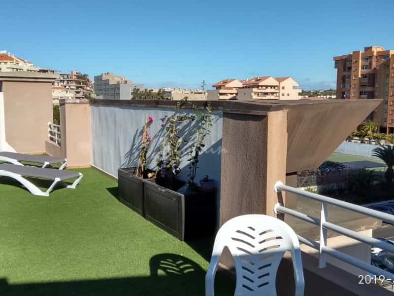 House in Los Cristianos, Canary Islands 10019900